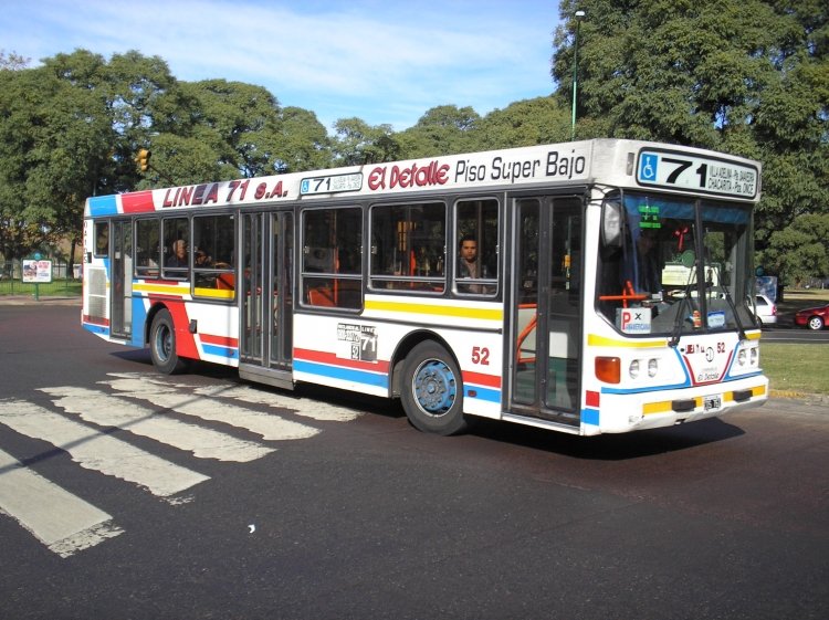 Linea 71 Interno 52 COS761
El Detalle OA 105 de la Linea 71. Este coche fue luego a la TISJSA.
Palabras clave: El Detalle OA 105 Linea 71