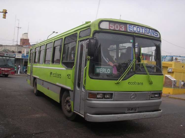 Mercedes-Benz 1318 - CND - Ecotrans 
M 277361 - SZK 220
Linea 503 - Interno 421
Durante las primeras épocas de la empresa, se completó el parque con unidades de segunda mano provenientes de distintas partes del país.
 Este coche, por ejemplo, provino de El Trapiche, grupo 1, de Mendoza. La forma de la cartelera superior denota que se trata de un OH1318.
Palabras clave: Nueva Dimensión Ecotrans