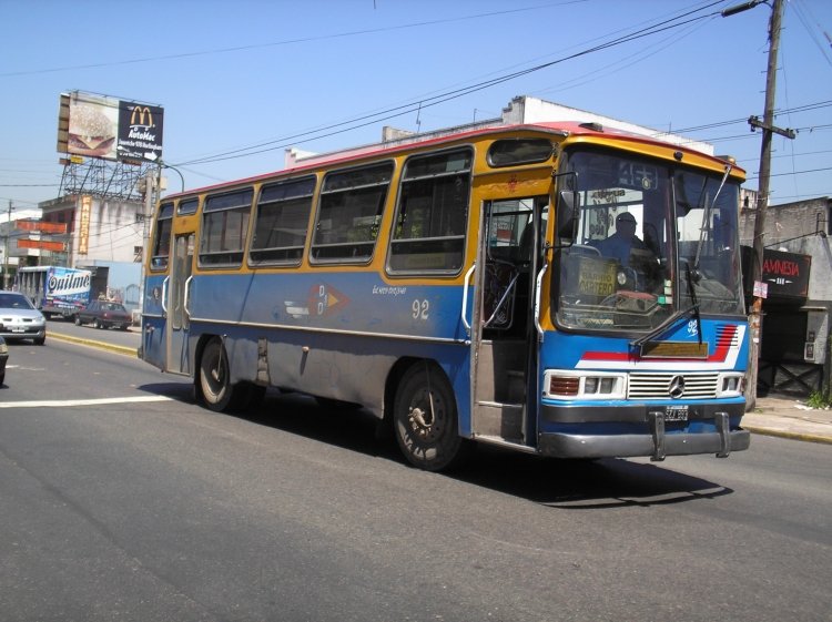 Mercedes-Benz OF 1215 - Suyai - E.D.O.S.A.T. 
SZJ 893
Línea 463 - Interno 92
Palabras clave: EDOSAT Suyai OF1215