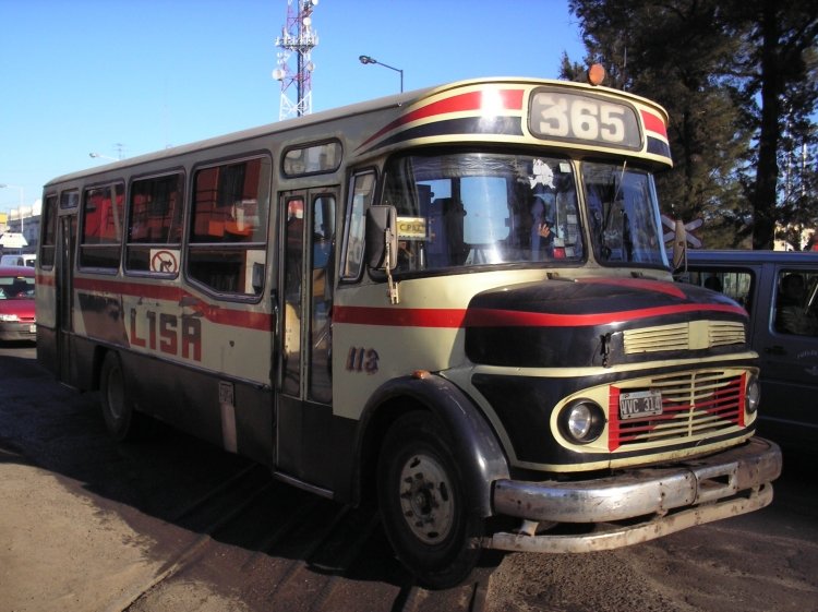 Mercedes-Benz LO 1114 - La Buena Estrella - La Independencia 
B 2385013 - VVC314
Línea 365 - Interno 113
No sé que carroceria es. Pregunta para Carlos Sueiro.
Respuesta: La Buena Estrella
Palabras clave: LISA Interno 113 LO1114 RARO