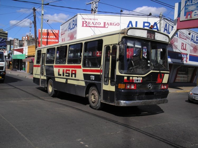Mercedes-Benz OF 1214 - Peverí - LISA
T 127120 - VFE 828
Linea 203 - Interno 173
Carrocería Peverí, con reformas varias
Palabras clave: LISA Peverí OF1214 Linea 203