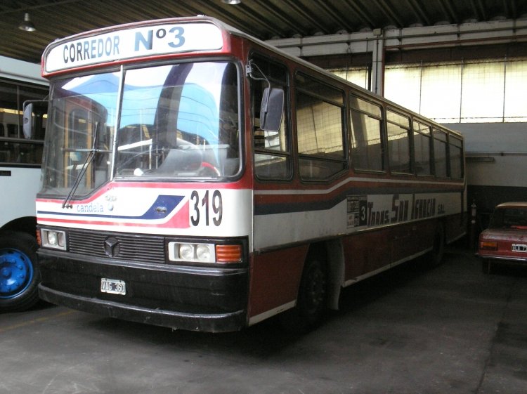 Mercedes-Benz 1316 - CND - San Ignacio
A 089671 - VAG 360
Corredor 3 - Interno 319
Imagen tomada en 2006 en ALENCO.
Palabras clave: San Ignacio, Corredor 3 Salta CND