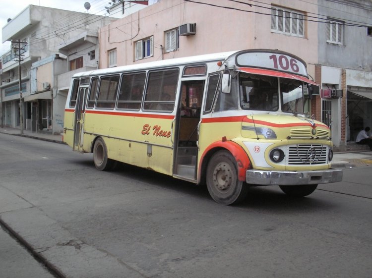 Mercedes-Benz LO 1114 - Ala (modificado) - El Nene , Linea 106 , Interno 12
http://www.bus-america.com/ARcarrocerias/Ala/Ala-xxdeCatamarca/MB-LO1114-Ala-int12.htm
Este coche es un LO1114 Ala modelo 1986. Para mi, personalmente es una incognita la cuestion d elos parantes de las ventanillas. Era de La Primera de Grand Bourg, pero no tenia esa ventanilla compensadora delante de la puerta trasera.
Palabras clave: El Nene LO1114 Ala