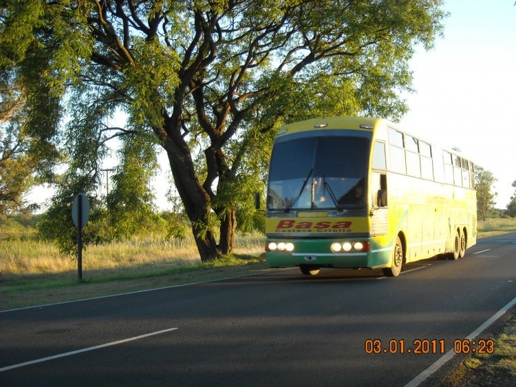 Scania - D.I.C. - Basa Costera Criolla
Interno 113 de Basa Costera Criolla, en la ruta 12, en la localidad de La Picada.          
