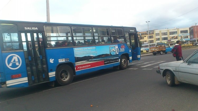los libertadores caio
Para el amigo juanca por fin le pude fotografiar a esta unidad con placas de esmeraldas
Palabras clave: caio