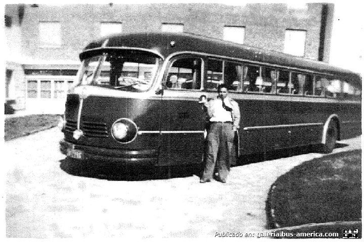 Mercedes-Benz O-6600 (en Argentina) - Fundación Eva Perón
Fotografía: Autor desconocido
Imagen extraída del grupo de facebook del Hogar Escuela Evita Ezeiza
