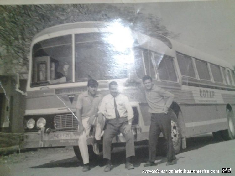 ACLO Regal MK IV - Caseros - COTAP
Publicada en el facebook "Fotos Antiguas de Resistencia", enviada por Claudia Vallejos

http://galeria.bus-america.com/displayimage.php?pid=35666
