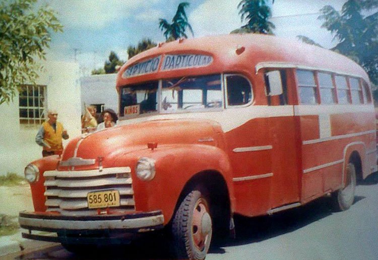 Chevrolet (G.M.C.) - Escolar
585.801

Imagen expuesta en el facebook del colegio ICEA de Villa Bosch
