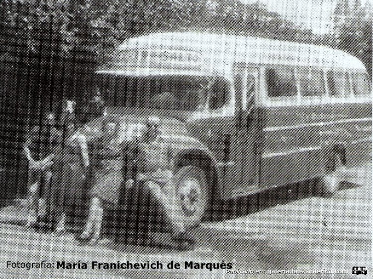 Bedford (G.M.A.) - Luna - La Golondrina
Línea Gahan-Salto

Fotografía: María Franichevich de Marqués
Publicada en el grupo de Facebook "Museo Rincón de Historia de Salto (B A)
