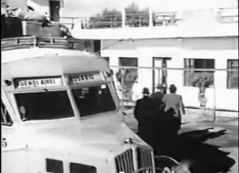 Gnecco - Chevallier
Película Argentina de 1942

http://galeria.bus-america.com/displayimage.php?pos=-22787
http://galeria.bus-america.com/displayimage.php?pos=-22789
http://galeria.bus-america.com/displayimage.php?pos=-22790
http://galeria.bus-america.com/displayimage.php?pos=-22797
