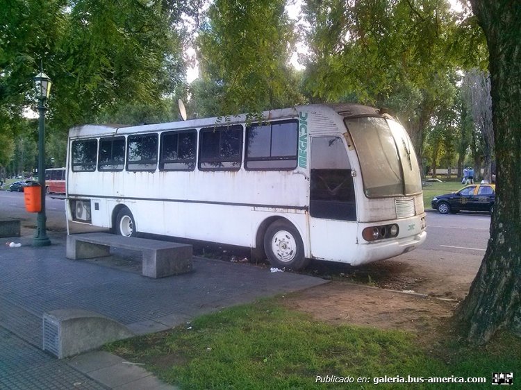 Mercedes-Benz LO 1114 (frontalizado) - Cametal - Particular
http://galeria.bus-america.com/displayimage.php?pid=39409
