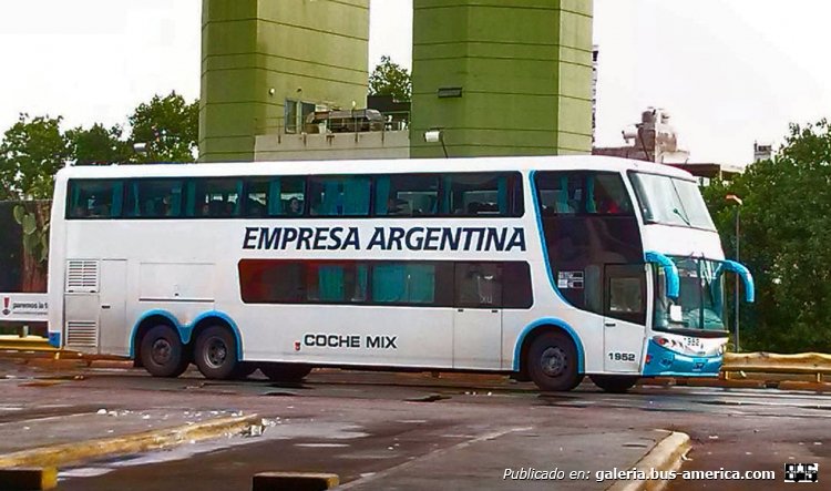 Mercedes-Benz O-500 RSD - Niccoló - Empresa Argentina
Interno 1952
Terminal de Ómnibus Retiro
