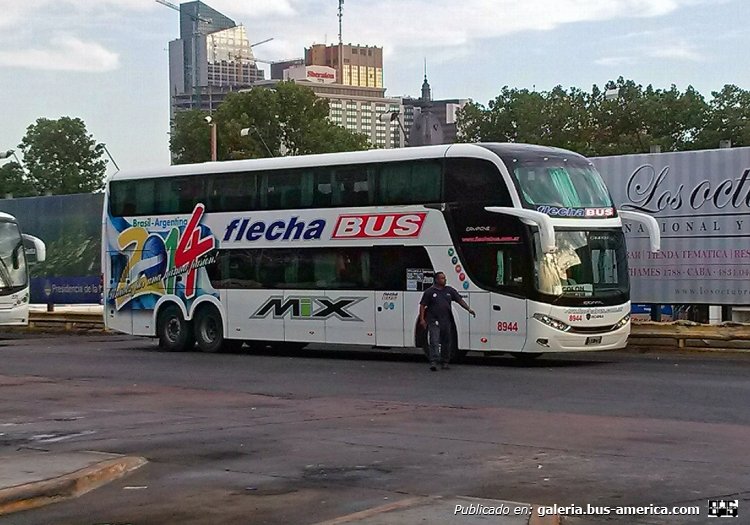 Scania - Comil (en Argentina) - Flecha BUS
Interno 8944
Terminal de ómnibus Retiro-Marzo 2015

