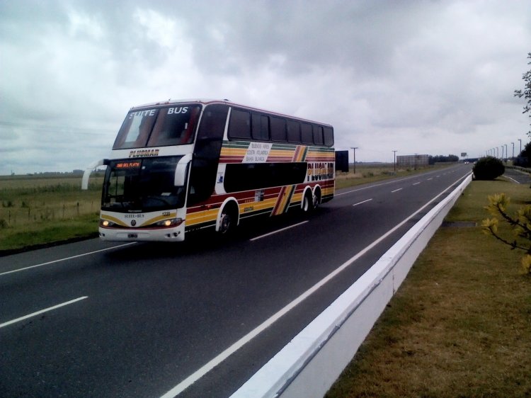 Marcopolo Paradiso 1800 DD G VI (en Argentina) - Plusmar
Ruta 2 Estación de Servicio YPF Dolores - Enero 2012
