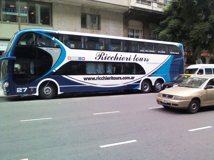 Mercedes-Benz O-500 RSD - Niccolo Isidro New Concept 2250 - Ricchieri Tours
Imagen Diagonal Norte y Carlos Pellegrini- Marzo 2012
