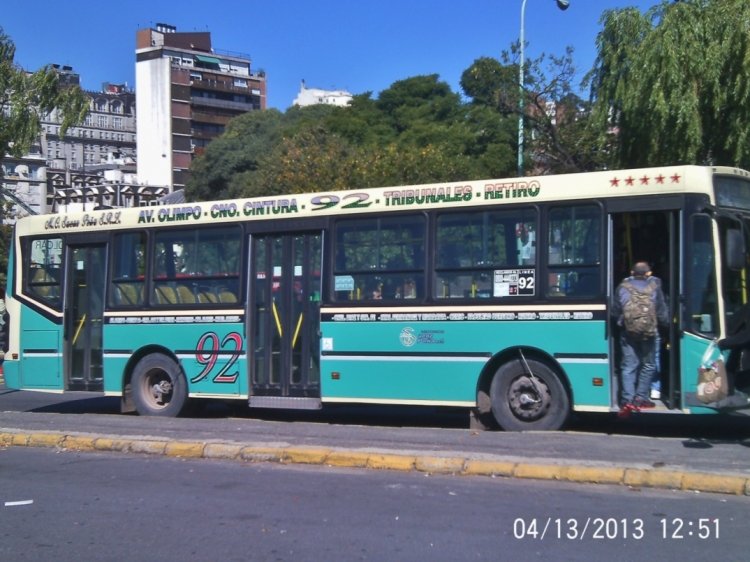 Mercedes-Benz OH 1618 L - Metalpar - M.O. Saenz Peña
Linea 92 - Interno 47
Facultad de Derecho
