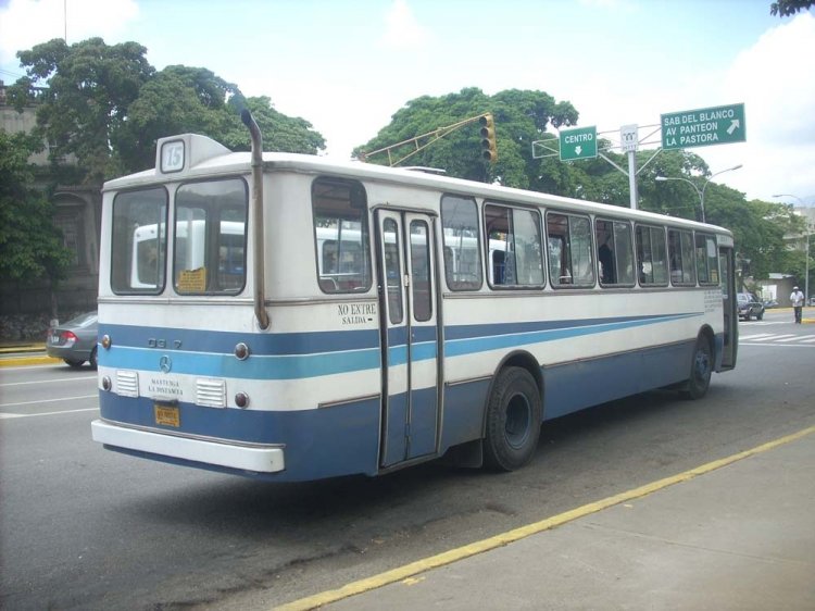 Mercedes-Benz O317 (en Venezuela) - Colectivos Del Norte 15
Anteriormente era el 81          
