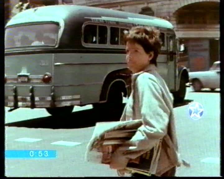 Mercedes-Benz L 312 - La Unión - Cooperativa Ciudad de Buenos Aires
Línea 143
Fotografía editada del film " LA RAULITO" (1974)
Calle Brasil, Constitución 
Gentileza Miguel Silva.
