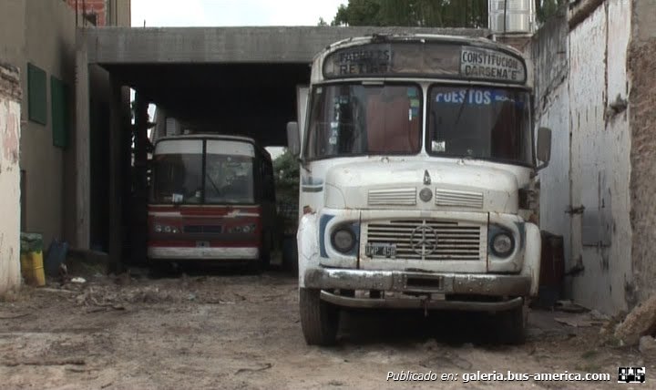 Mercedes-Benz LO 1114 - La Favorita - Particular
¿UWP458?
Un ex 143
Foto del blog luzexistente.blogspot.com
