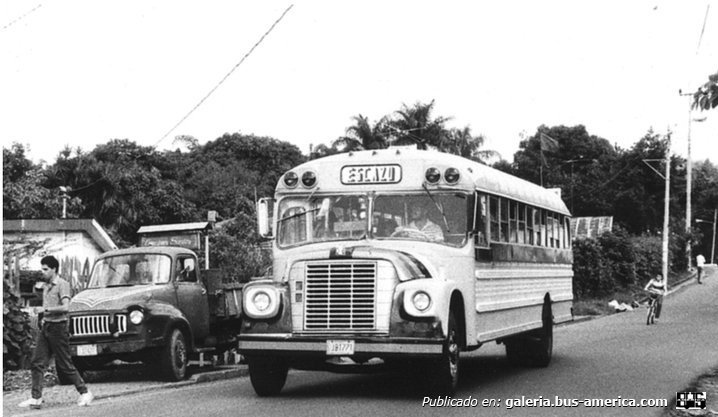 International Loadstar - Wayne? (en Costa Rica) - ??
¿191771?

Fotografía extraída de: Fotos viejas Guachi, en Facebook
