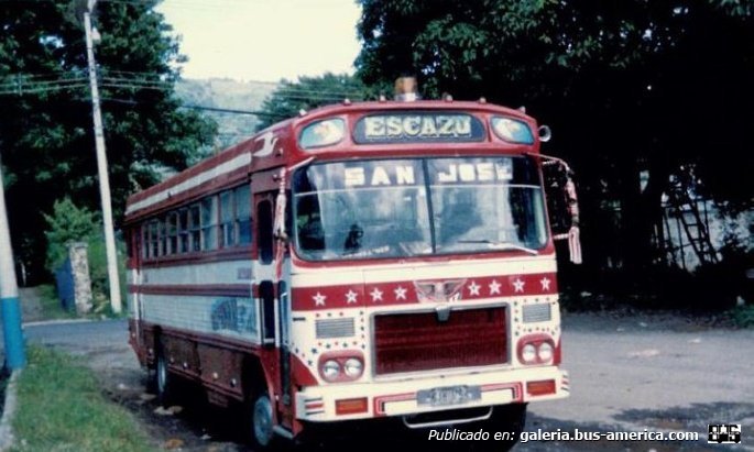 ?? - ?? (en Costa Rica) - ?? 
Fotografía extraída del Facebook "Fotos viejas Guachi".
