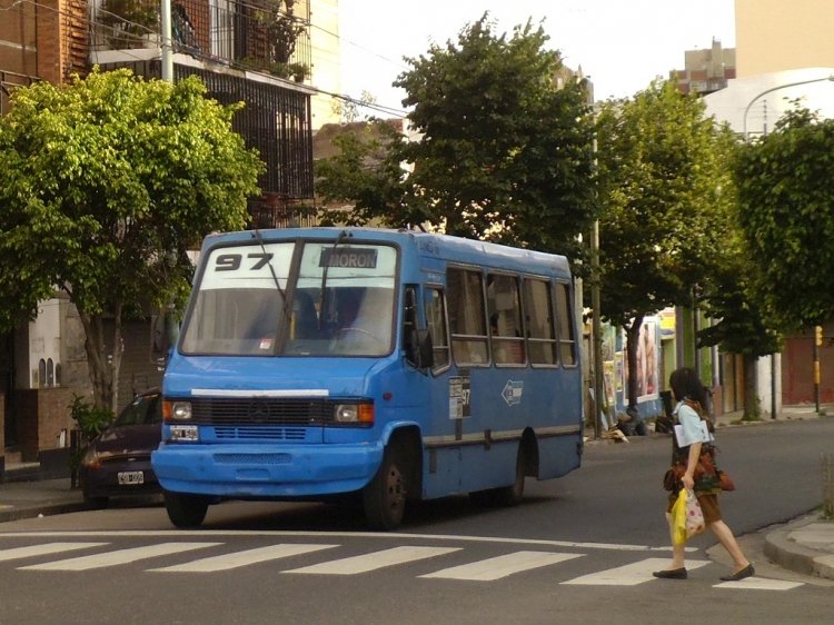 Mercerdes-Benz LO 814 - Ottaviano - Bus del Oeste
DMV 640

Photo by Bondiman
Palabras clave: ottaviano
