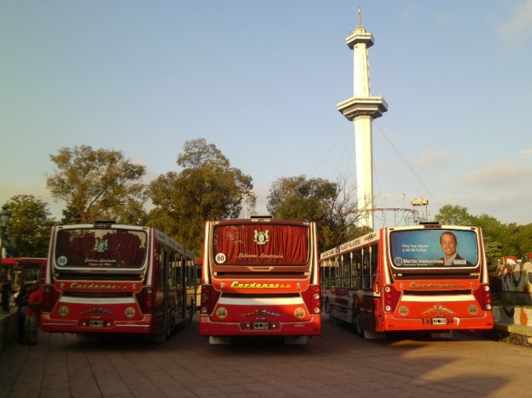 Mercerdes-Benz OH 1618 L - Italbús - Cárdenas
LEL 355 [1°] & LTX 252 [2°] & LEL 356 [3°]
Línea 126 - Internos 31 [1°], 28 [2°] & 68 [3°]
Los botes de Los Gallegos que fueron a la expo de hace un rato en el Parque de la Ciudad.

(Datos de izquierda a derecha)
Palabras clave: italbus expo 1618