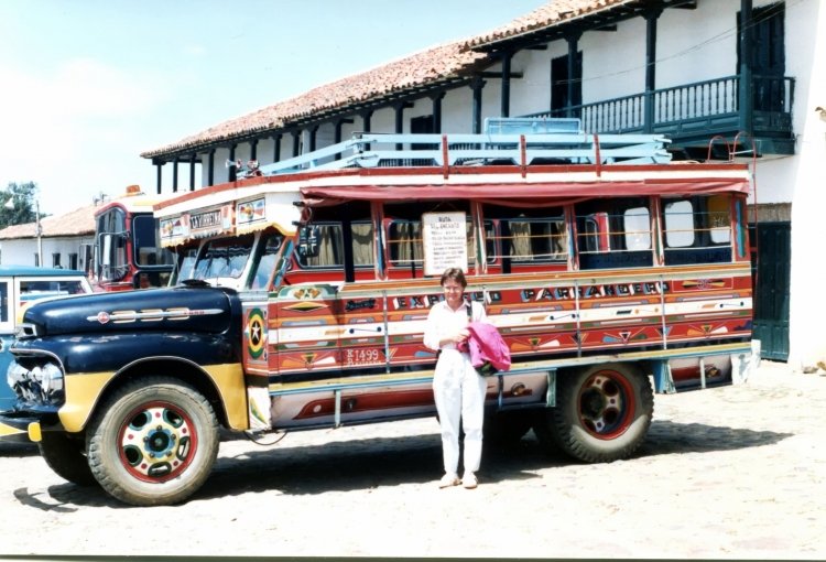 Ford - ¿? - Expreso Parrandero
Foto de Real Lavergne, tomada de https://picasaweb.google.com
En Colombia
Palabras clave: colombia