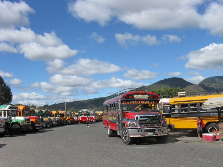 Ford - Blue Bird (en Guatemala) - ¿Esmeralda?
Foto de Kevin Murphy, tomada de https://picasaweb.google.com
Palabras clave: guatemala