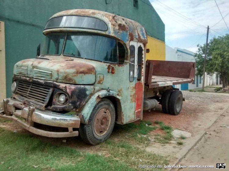 Mercedes-Benz - La Favorita - Particular
Foto de Leonardo Martín.
