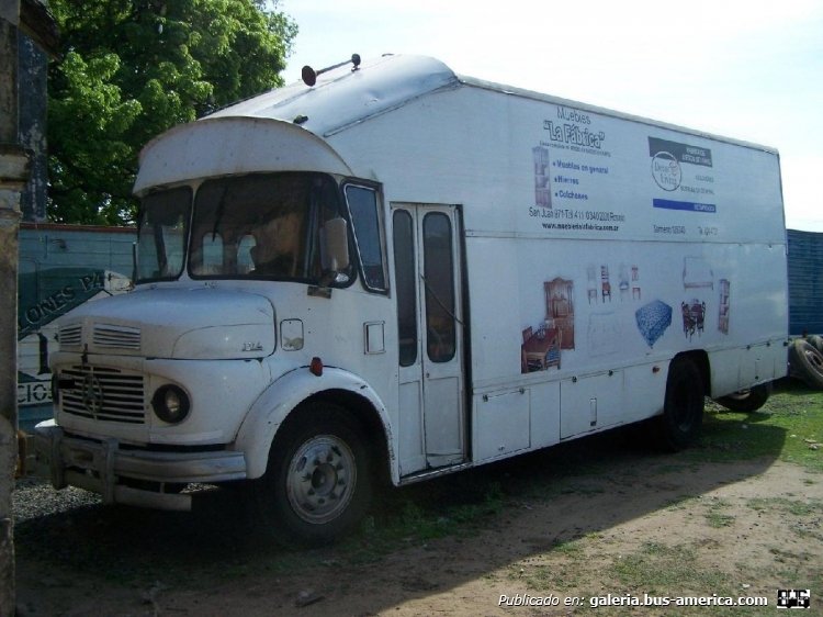 Mercedes-Benz LO 1114 - ALA (PriMa)  - Particular
Foto tomada de http://autos.demotores.com.ar
Palabras clave: 1114