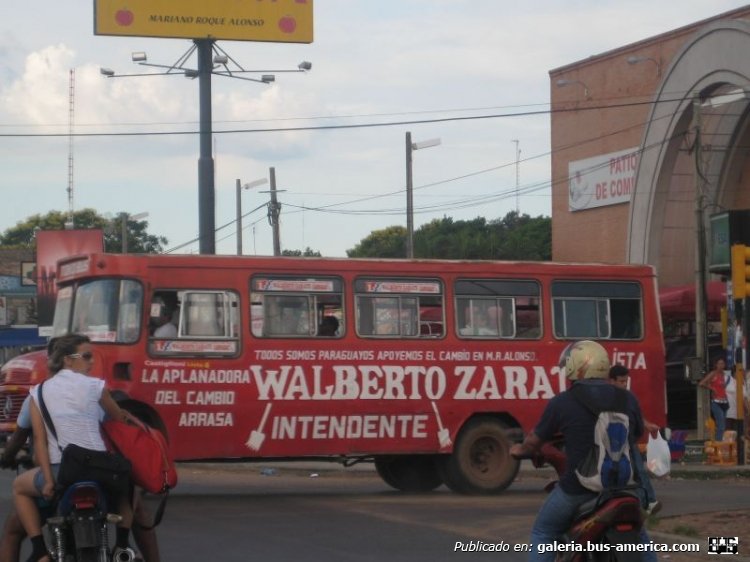 Mercedes-Benz L 1113 - San Jorge - ¿Particular?
Foto de José E. Plata, tomada de www.flickr.com
Palabras clave: paraguay