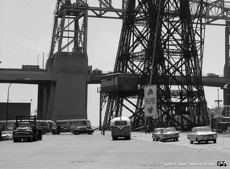 Bedford J6LZ1 - Serra - Coop. Centenario
Foto de http://ssplan.buenosaires.gov.ar/

[Datos de derecha a izquierda, de adelante hacia atrás]
