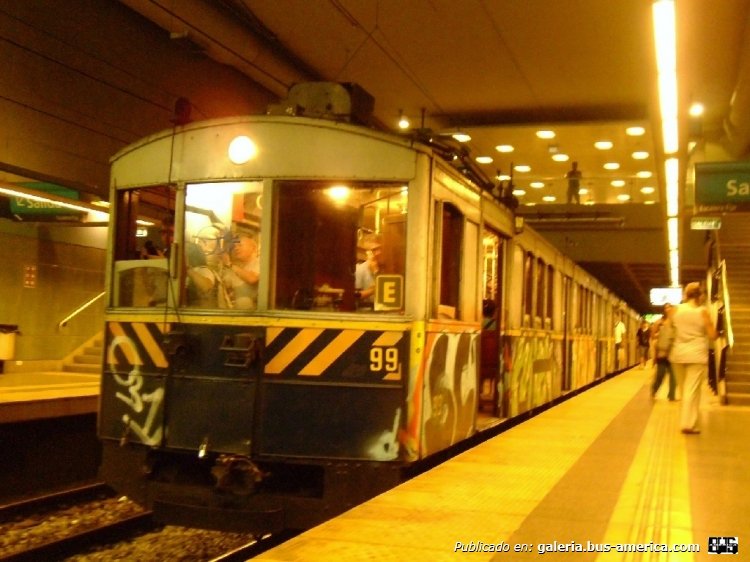 La Brugeoise (en Argentina) - Metrovías 
A dos años del último viaje de las Brujas...

Foto de "Fotos Malas", www.panoramio.com
