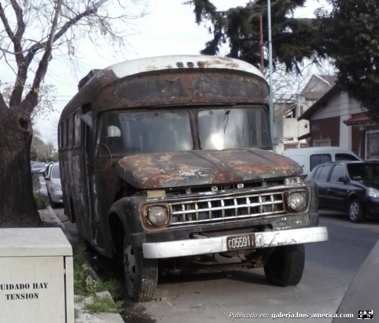 Ford (F.M.A.) F-600 - Moliterno - Particular
C 055911

Foto de www.panoramio.com, usuario "SuspensionNeumatica"

http://galeria.bus-america.com/displayimage.php?pos=-3202 
http://galeria.bus-america.com/displayimage.php?pos=-3203
Palabras clave: ford moliterno