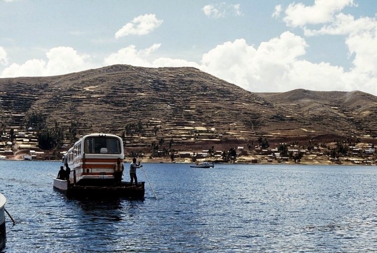  FIAT - Cametal (en Bolivia) - Transturín
Foto de Freddie Adams, tomada de https://picasaweb.google.com/ 

http://galeria.bus-america.com/displayimage.php?pid=29684
Palabras clave: bolivia