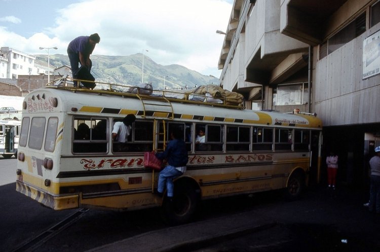 ?? - Thomas - Transportes Baños
Foto de Jacek Klam, tomada de https://picasaweb.google.com
Palabras clave: ecuador