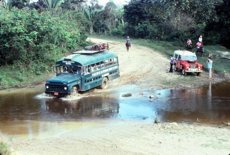 Chevrolet - ¿?  (en Honduras)
Foto de Herb Myers en 1978.
Tomada de https://picasaweb.google.com.
