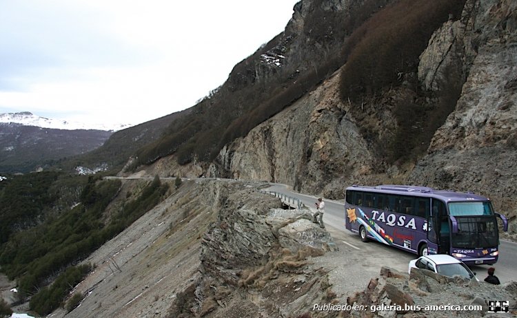 Mercedes-Benz O-400 RSE - Marcopolo Paradiso G6 (en Argentina) - TAQSA
Foto de Mark Naylor, tomada de picasaweb.google.com
