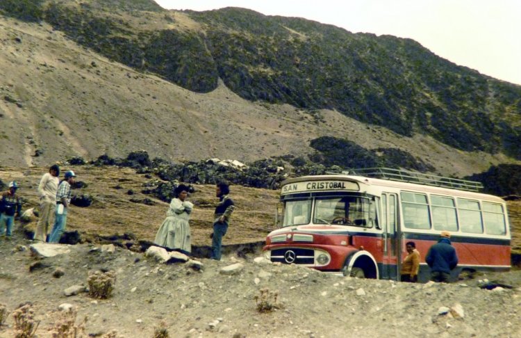 Mercerdes-Benz LO 1114 - El Detalle (en Bolivia) - San Cristóbal
Foto de Marilyn Miller, tomada de https://picasaweb.google.com
Palabras clave: bolivia