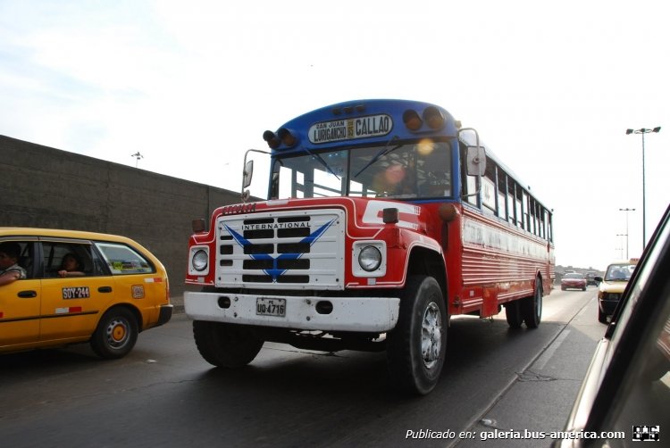 International S 1700 - Blue Bird Conventional (en Perú) - ETCOLSA
UQ 4716
Foto subida a picasaweb.google.com por el usario Sylvain 
Palabras clave: peru international
