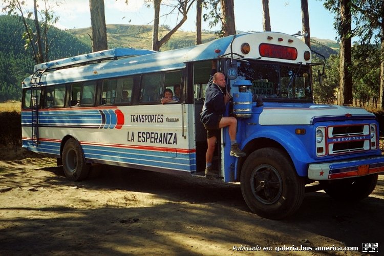 Chevrolet C/60 - Thomas - Transportes La Esperanza
Foto de Patrick Chuviere
(En Ecuador)
Palabras clave: ecuador