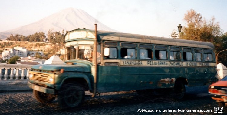 Ford - ¿?
Foto subida a picasaweb.google.com por el usuario Gaby
Palabras clave: ford perú