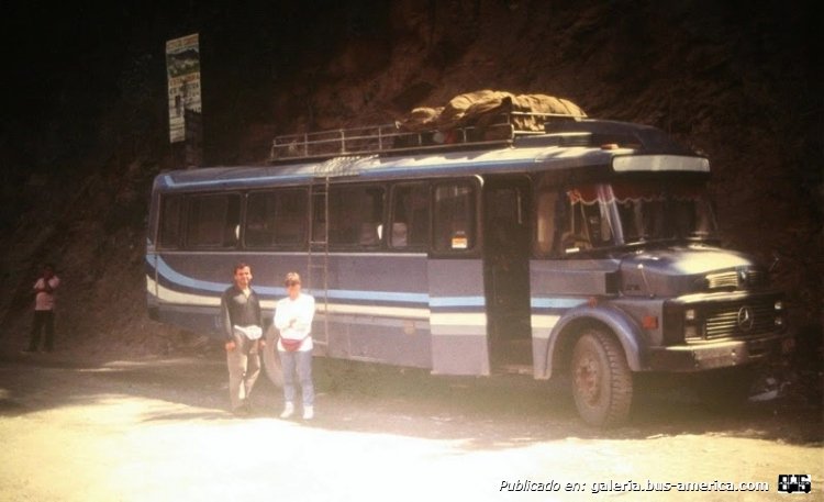 Mercedes-Benz L 1518 - ?? - ??
Foto de Sergio Lopez Borgoñoz
(En Bolivia)
Palabras clave: bolivia