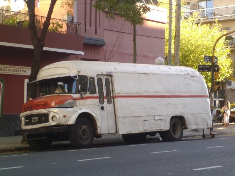 Mercerdes-Benz LO 1114 - El Indio - Particular
¿C 332365? - ¿WCR787?


Photo by Bondiman
Palabras clave: 1114 furgón