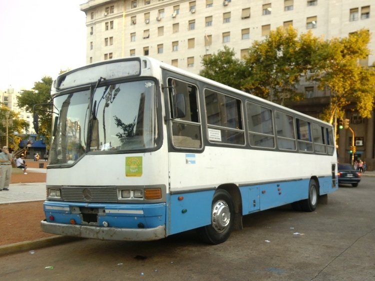 Mercerdes-Benz OHL 1320 - Ottaviano - Particular
BPX 718
Ex línea 21.

Photo by Bondiman 

http://galeria.bus-america.com/displayimage.php?pid=30449
