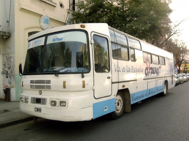 Mercerdes-Benz O-170 -  Vangieri  -  OSPLAD
C 987490 - WMW 825

Photo by Bondiman

http://galeria.bus-america.com/displayimage.php?pid=32850
