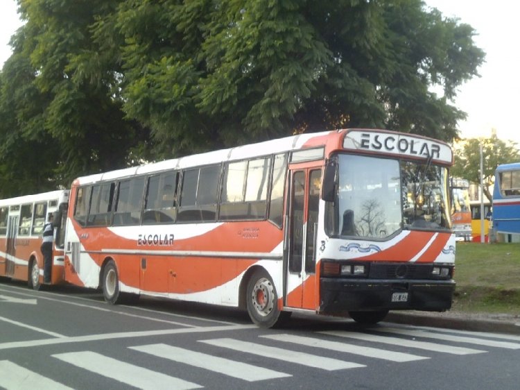 Mercerdes-Benz -  Río de la Plata - Particular
C 1648019 - SSB 843

Photo by Bondiman en la marcha del 25 de Mayo
Palabras clave: rio de la plata
