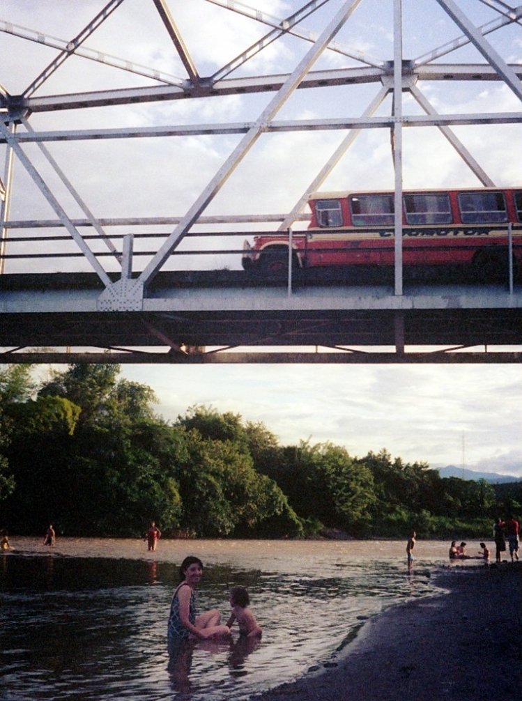 Dodge - Blue Bird - Coomotor 
Foto de Afek Presman, tomada de flickr.com
Palabras clave: colombia