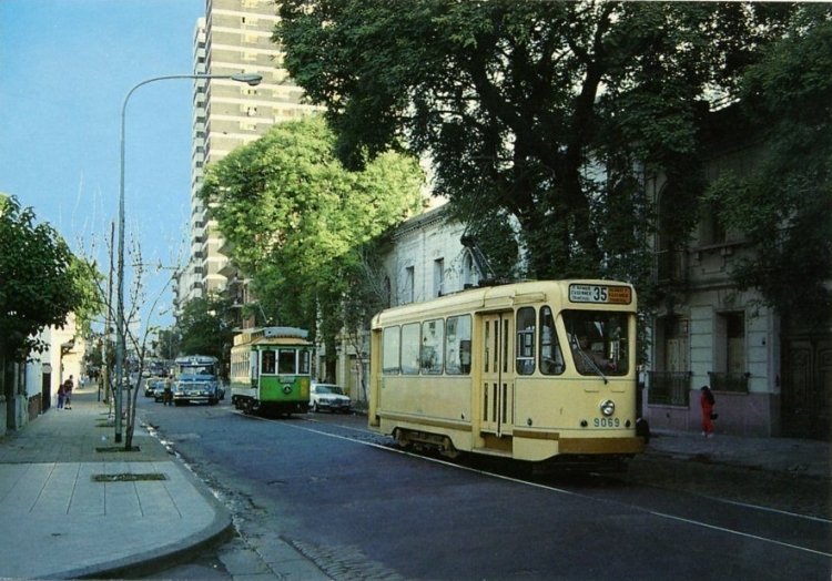 BN (en Argentina)  - Asociación Amigos del Tranvía
Foto tomada de ebay.com

http://galeria.bus-america.com/displayimage.php?pid=26627
http://galeria.bus-america.com/displayimage.php?pid=35244
http://galeria.bus-america.com/displayimage.php?pid=41226
Palabras clave: tranvías